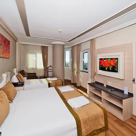 Bulvar Hotel 4*