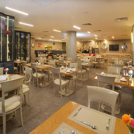 Bulvar Hotel 4*