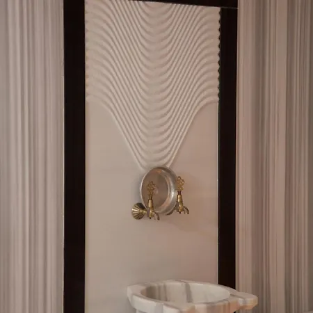 Bulvar Hotel 4*
